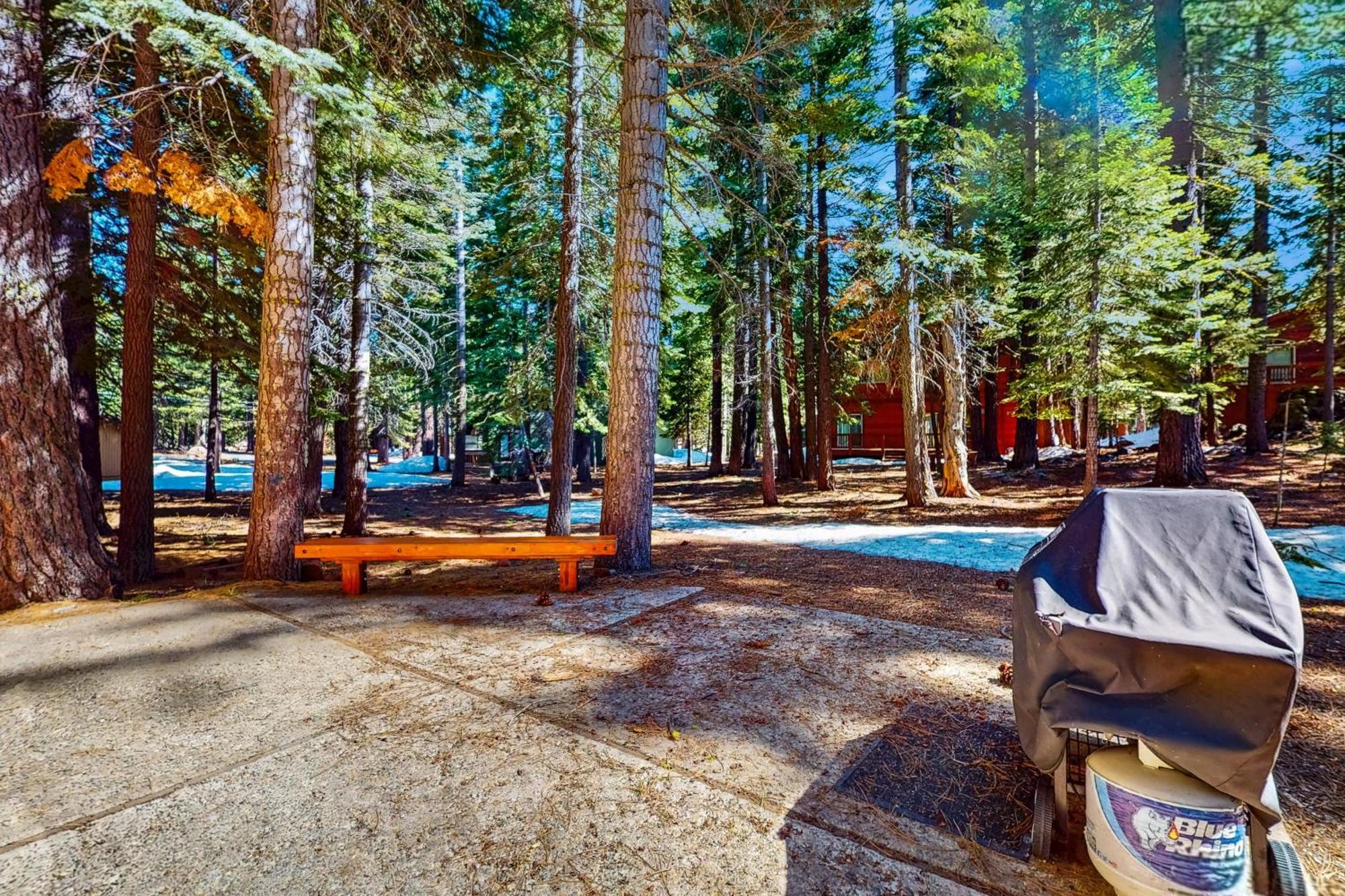 Happy Family Cozy Truckee