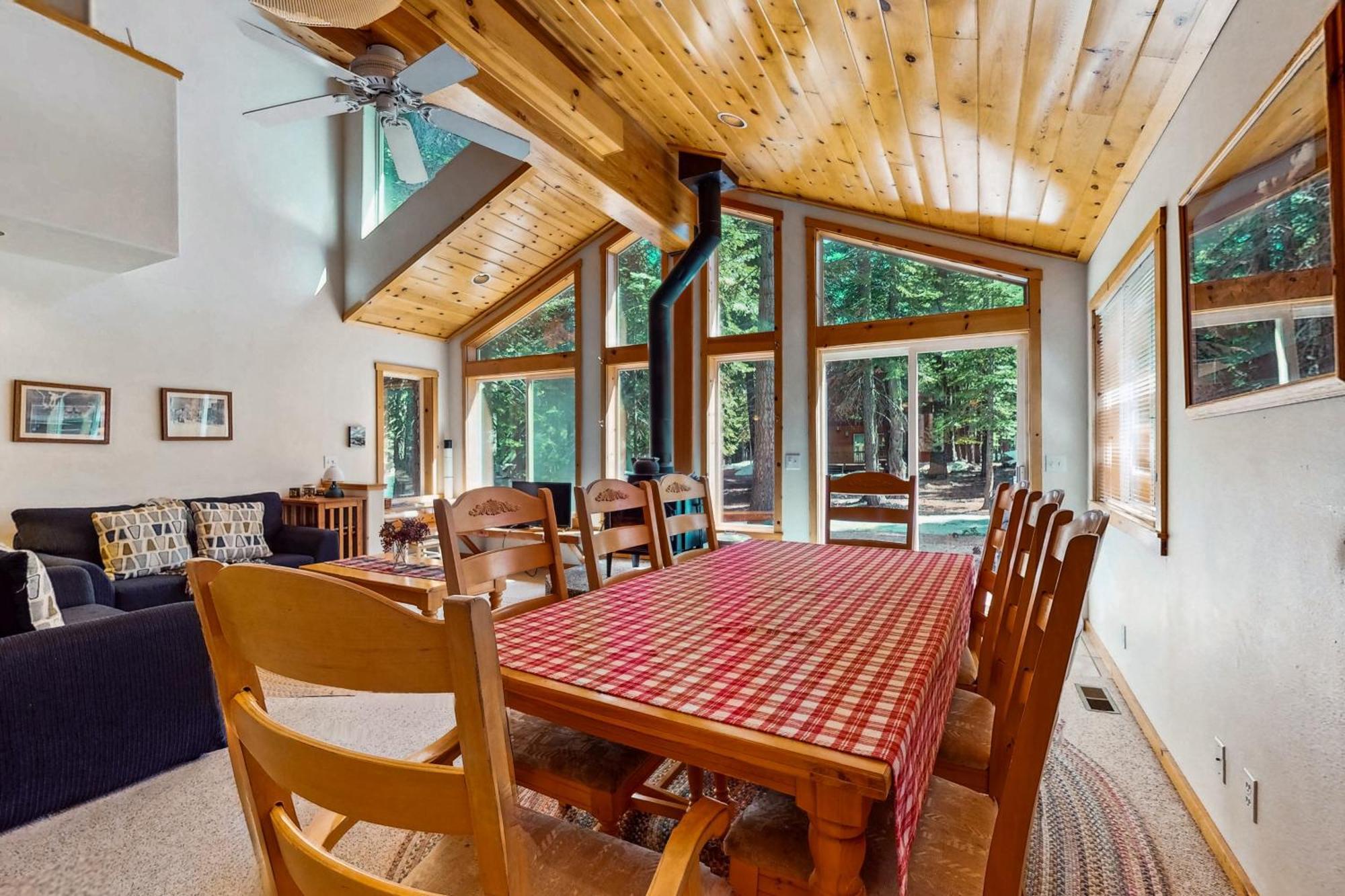 Happy Family Cozy Truckee