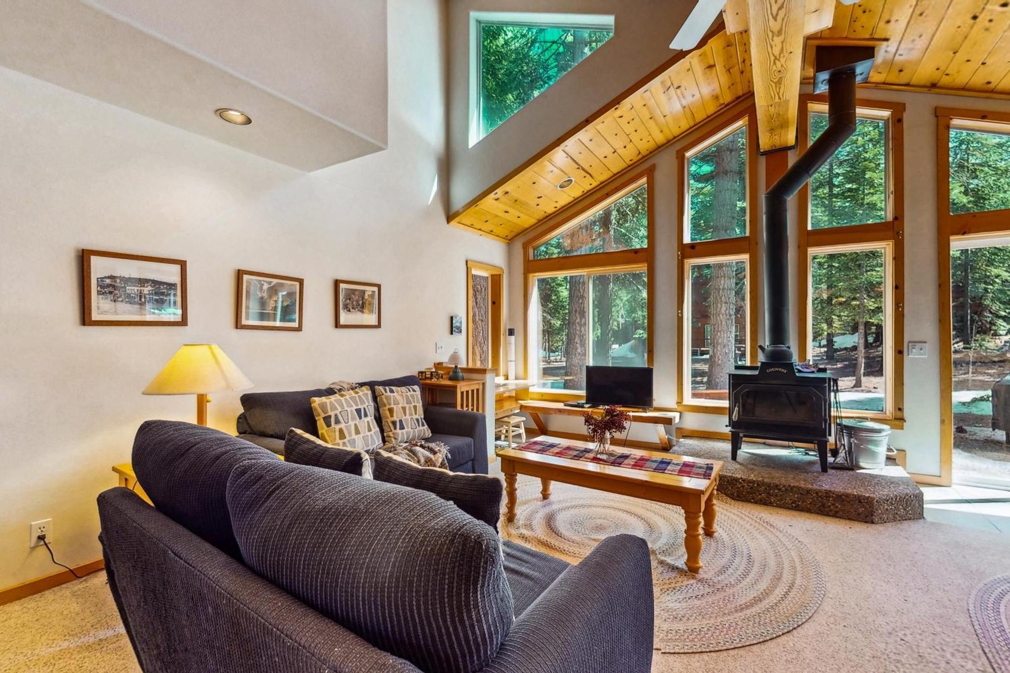 Happy Family Cozy * Truckee