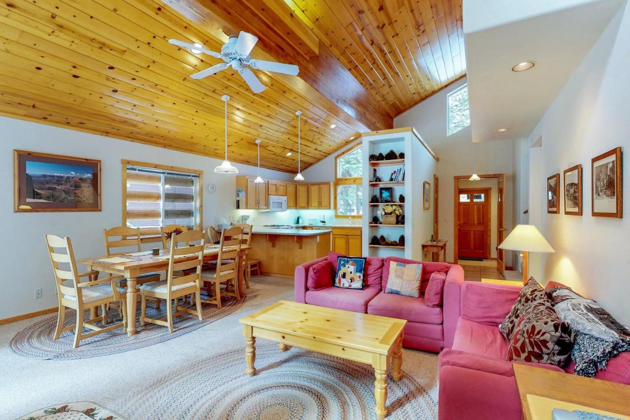 Happy Family Cozy * Truckee
