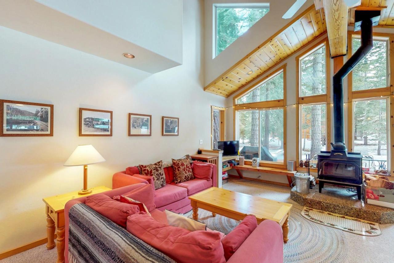 Happy Family Cozy Truckee