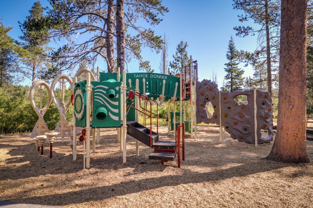 Happy Family Cozy Truckee